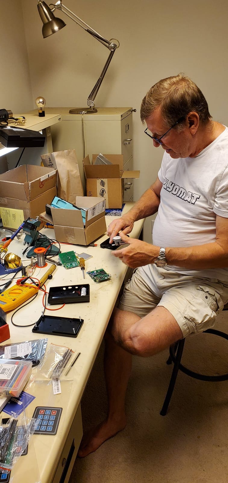 Larry building an early Plyomat controller by hand